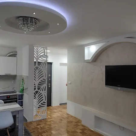 Stan Na Dan Elena Apartamento Lukavica
