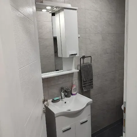 Apartamento Stan Na Dan Elena Lukavica